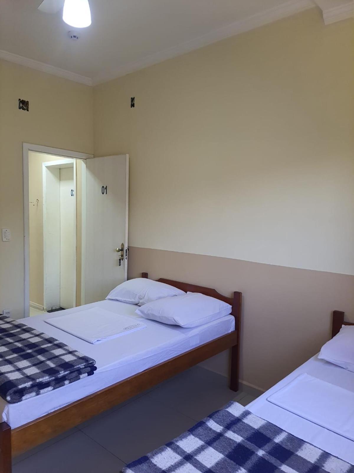 Hotel Pousada Sao Miguel Arcanjo Aparecida  Habitación foto